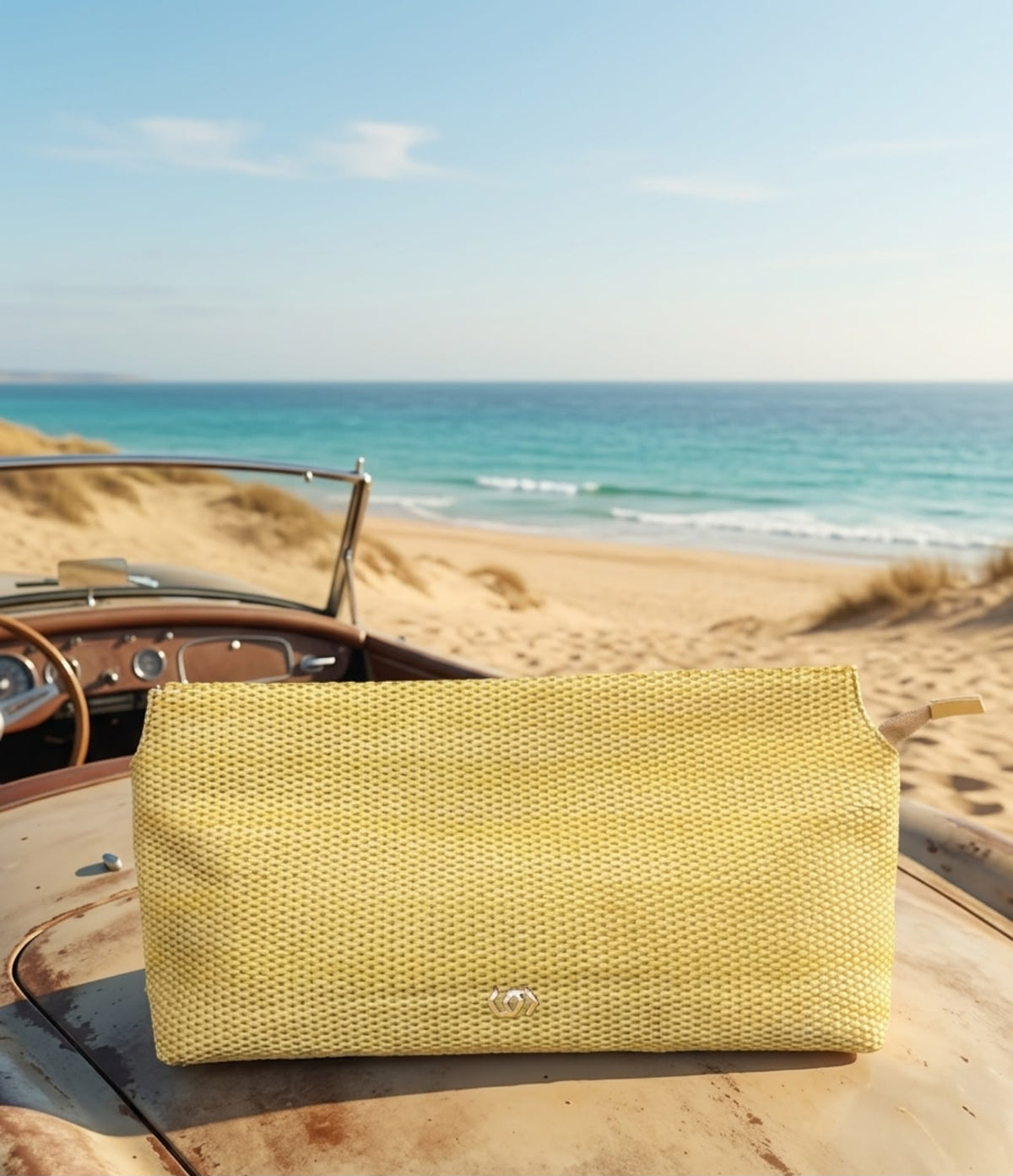 Pouchy Raffia